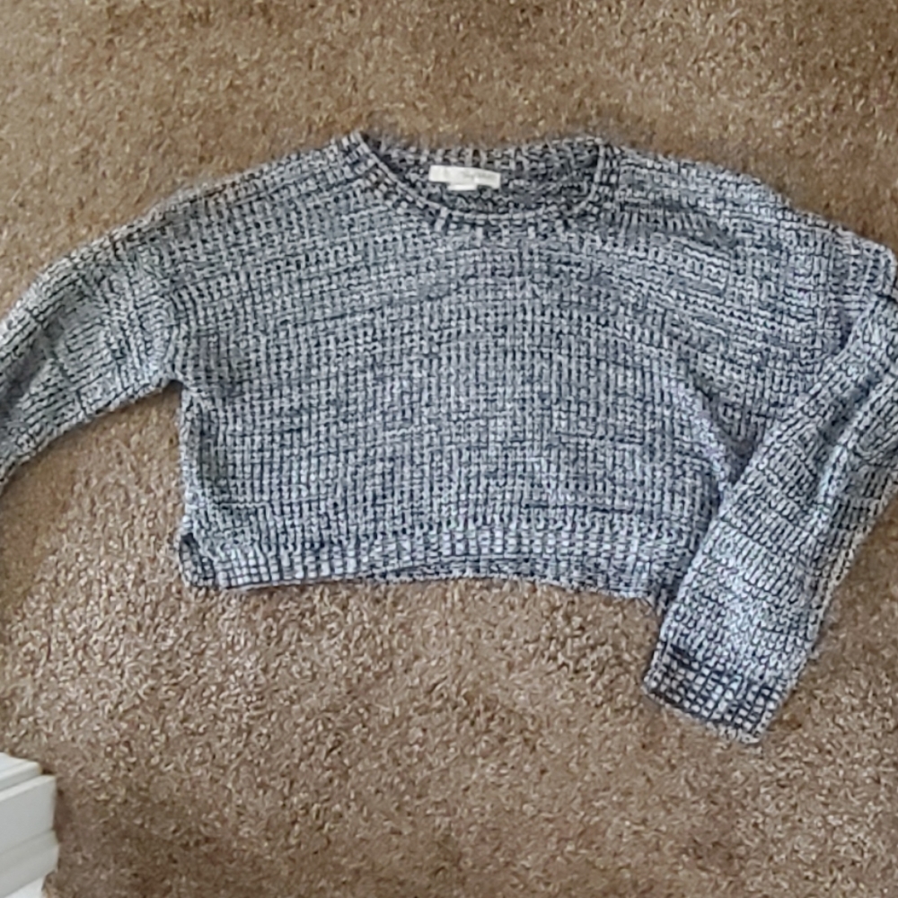 Crop top sweater